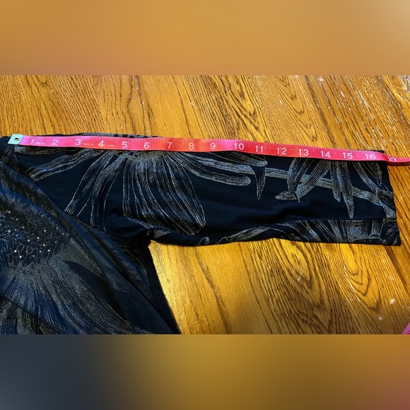 Vanilla Sugar black floral embellished women’s top. Size M. Very good condition - Picture 13 of 16